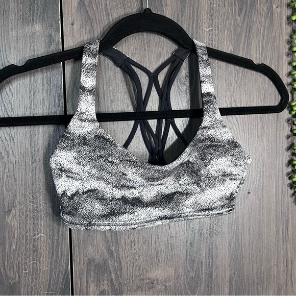 -💙2/$40💙 Lululemon Athletica Printed Strappy Sports Bra Size Small/2 - Picture 6 of 15